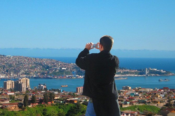 private-full-day-guided-trip-to-valparaiso-vina-del-mar-renaca-from-santiago