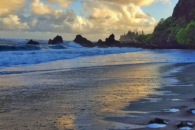 private-full-day-hana-jeep-tour