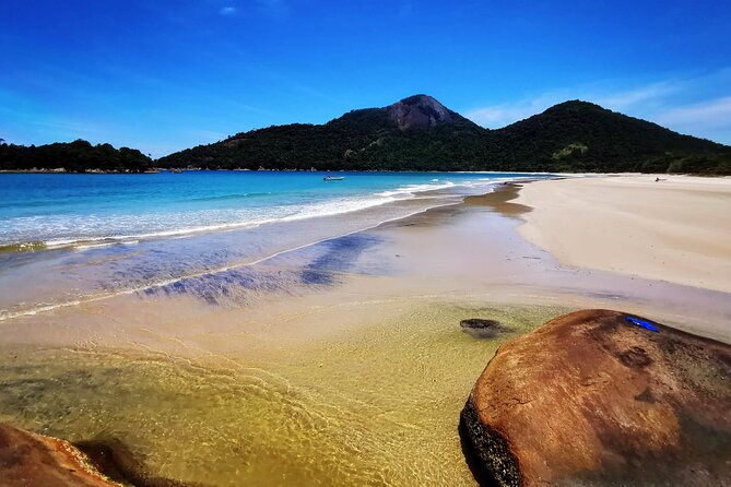 private-full-day-hike-to-dois-rios-from-vila-do-abraao