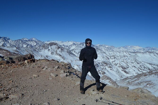 private-full-day-hike-to-pintor-hill-from-santiago-reaches-4-180m-in-one-day