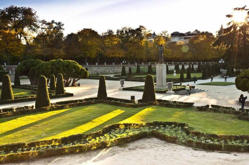 private-full-day-tour-of-madrid-most-important-monuments