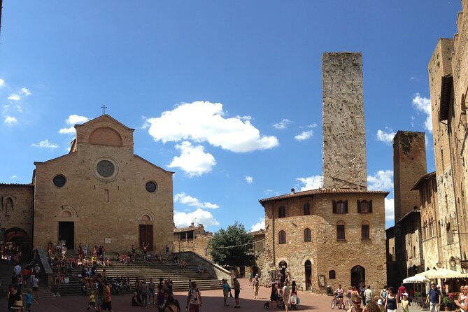 private-full-day-tour-of-san-gimignano-and-volterra