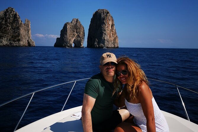 private-full-day-tour-to-capri-to-see-the-highlights