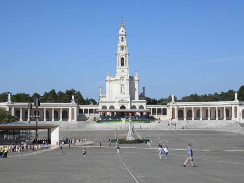 private-full-day-tour-to-fatima-nazare-and-obidos