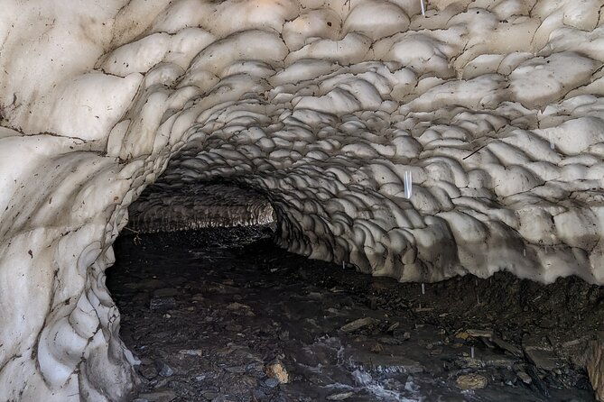 private-full-day-tour-to-kazbegi-and-gudauri-from-tbilisi-4