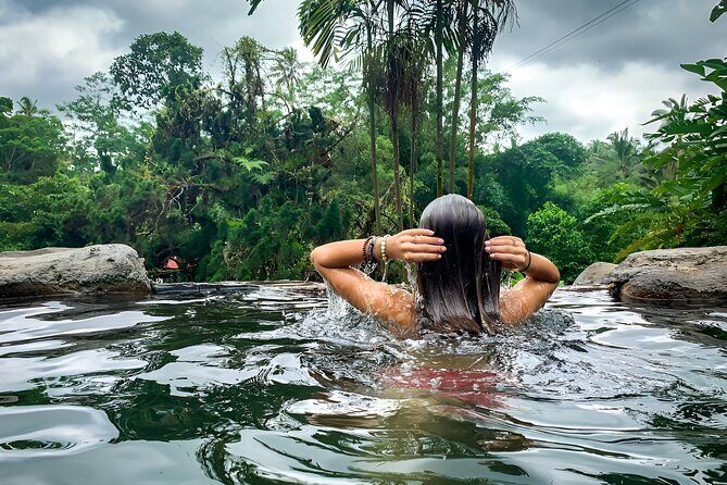 Private Full-Day Tour: Ulun Danu Beratan Temple, Jatiluwih and Tanah Lot Temple - What the Tour Offers in Practice