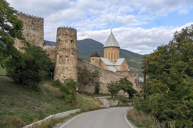 private-full-day-trip-to-kazbegi-mountains
