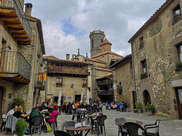 private-full-day-trip-to-medieval-villages-of-catalonia-lunch-front-of-a-lake