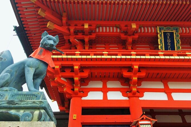 private-fushimi-red-gates-secret-bamboo-mountain-trekking-tour