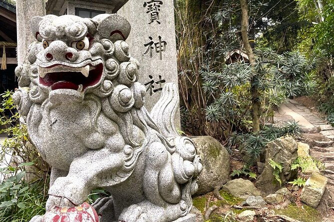 private-fushimi-red-gates-secret-bamboo-mountain-trekking-tour