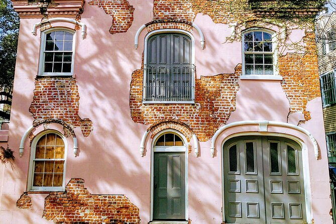 private-garden-district-walking-tour