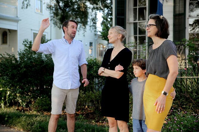 private-garden-district-walking-tour