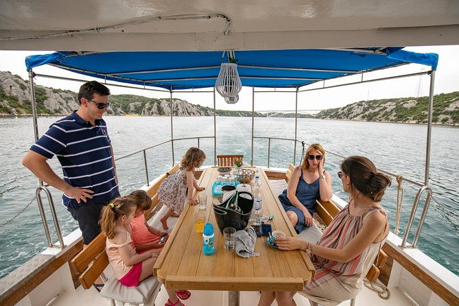 private-gastro-gourmet-tour-by-dot-boat