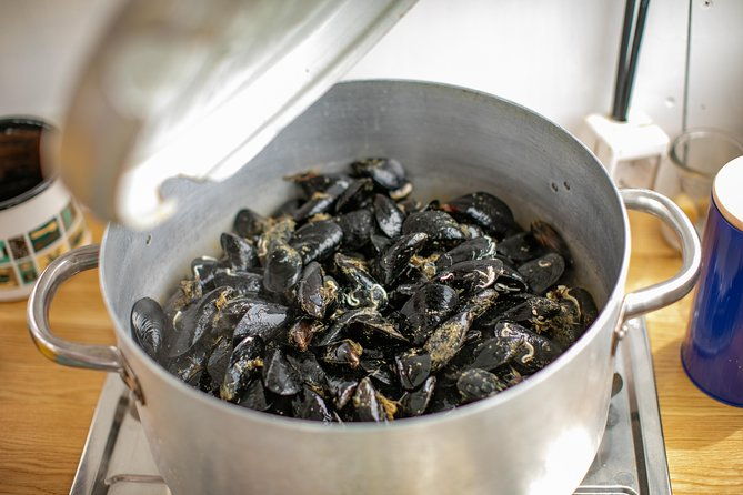 private-gastro-gourmet-tour-by-dot-boat