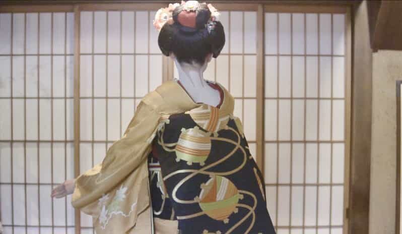 Private geisha show with Maiko, an geisha apprentice - Experiencing a Private Geisha Show with Maiko in Kyoto: An In-Depth Review