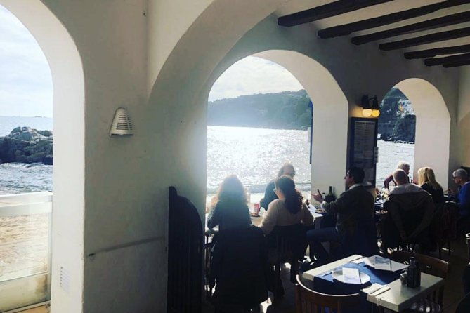 private-girona-tour-costa-brava-beach-seaside-lunch-experience