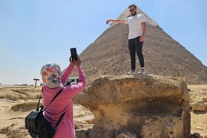 Private Giza Pyramids,Sphinx,camel,lunch, 2 tombs,Great Pyramid - Key Points