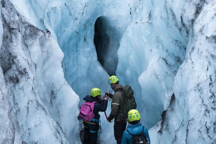 private-glacier-hike-experience-on-solo-meet-on-location
