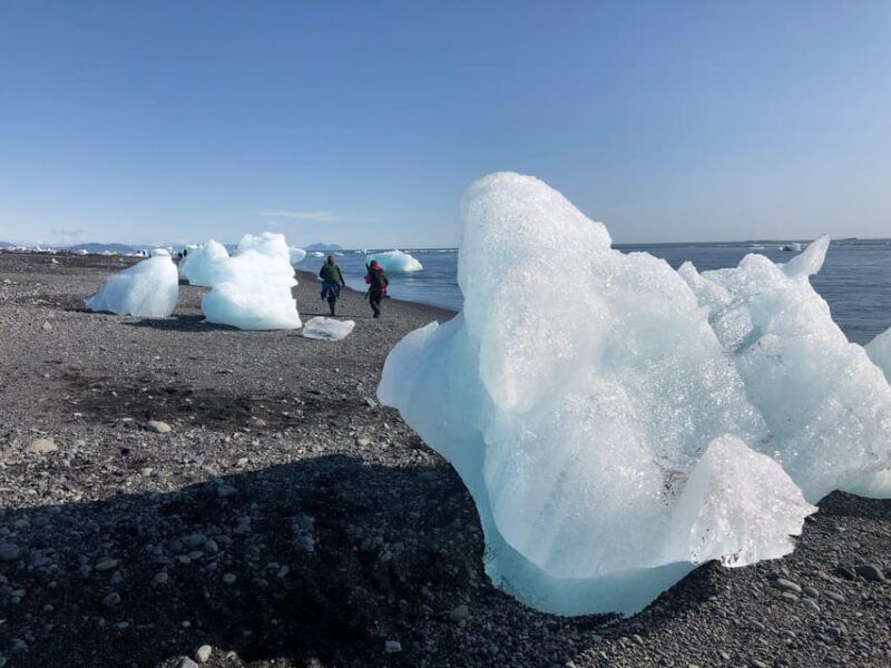 private-glacier-lagoon-diamond-beach-tour