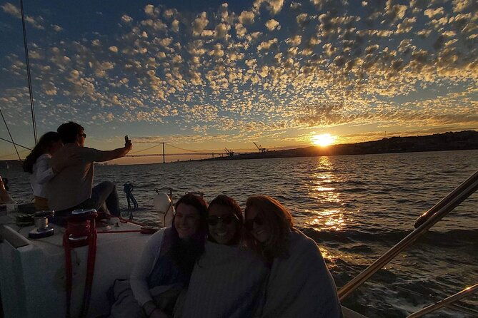 private-golden-hour-boat-tour-best-exclusive-sunset-sailing