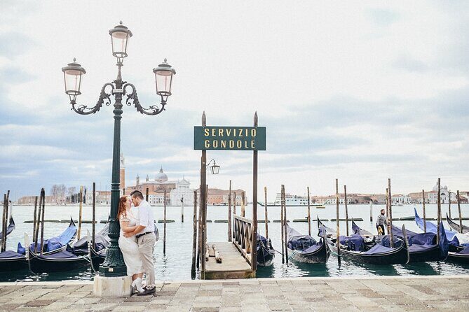 Private Gondola ride and Photo Session in Venice. - Key Points