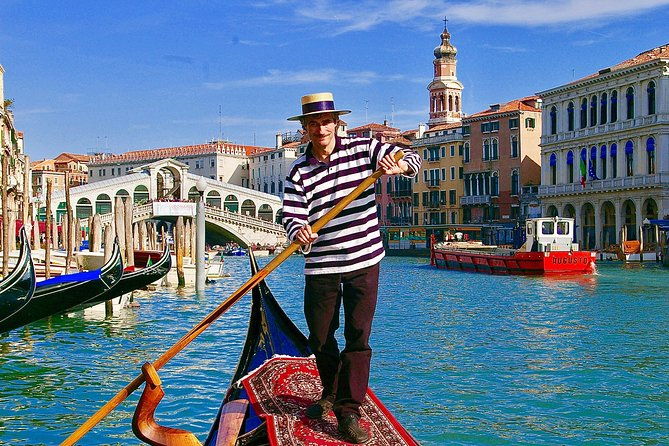 private-gondola-ride-in-venice