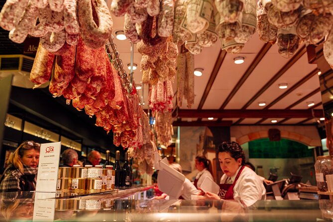 private-gourmet-walking-tour-of-lyon-and-les-halles-paul-bocuse