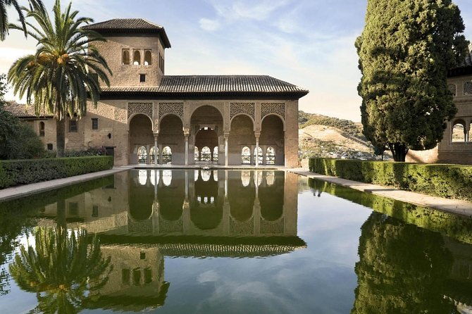 private-granada-alhambra-tour-from-seville