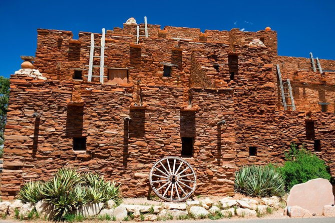 private-grand-canyon-tour-with-ancient-ruins-and-lava-field-from-flagstaff