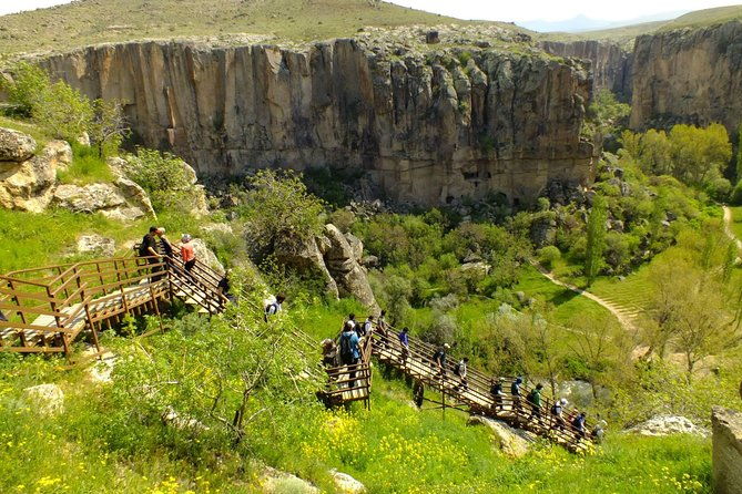 private-green-cappadocia-tour-with-guidevehicle