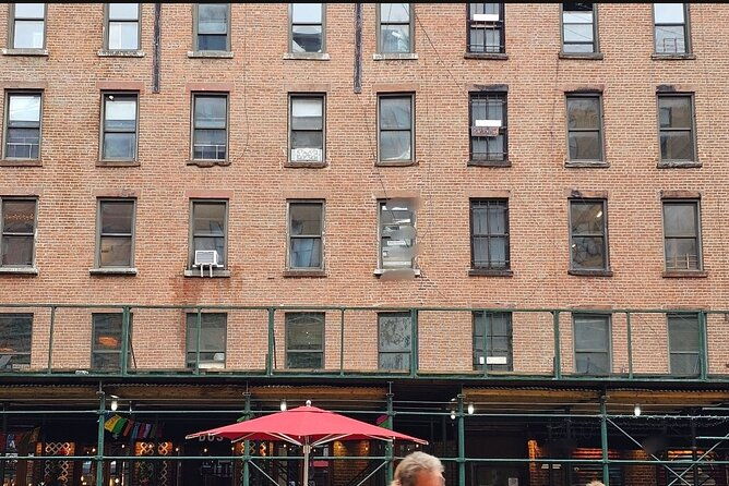 private-greenwich-village-stc-maisel-walking-tour-in-new-york