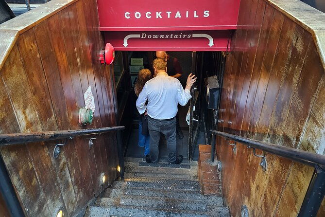 private-greenwich-village-stc-maisel-walking-tour-in-new-york