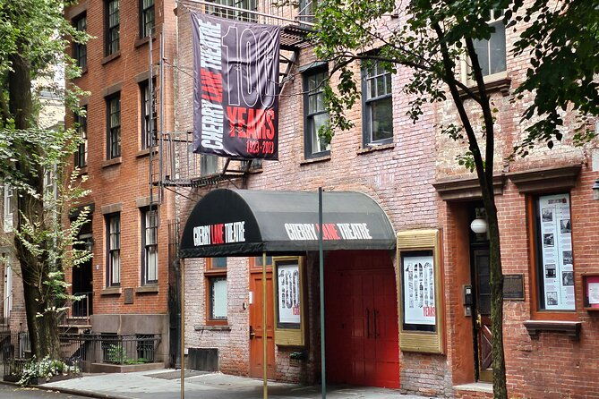 private-greenwich-village-stc-maisel-walking-tour-in-new-york