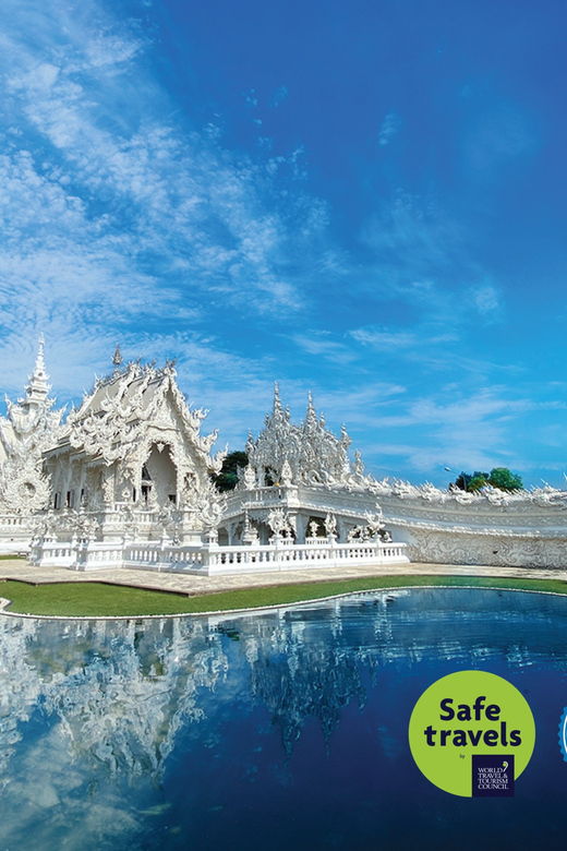 private-group-from-chiang-mai-white-temple-golden-triangle