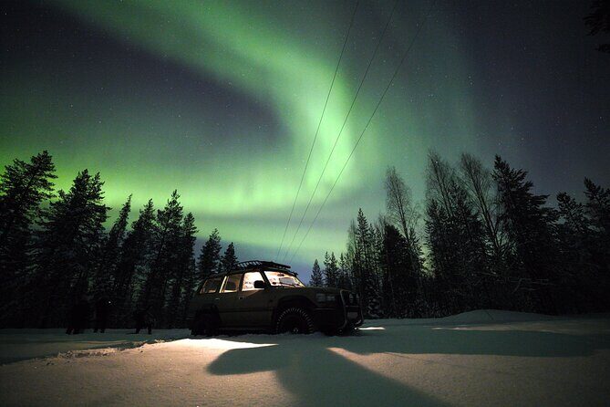 Private Group: Northern Lights Hunt 4x4 SUV with Aurora guarantee - Key Points