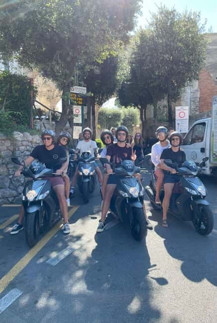 Private Group Scooter Tour: Amalfi Coast whit Local Guide - The Scooter and Equipment