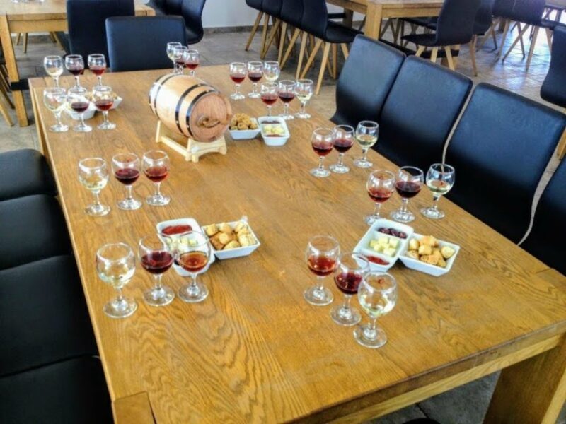 Private Group Visit to Akrotiri & 3 Wineries with Tastings - What Reviewers Are Saying