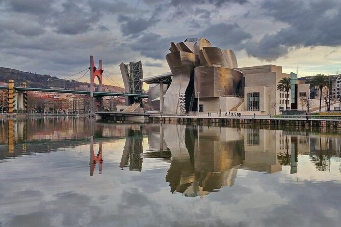 Private Guggenheim Museum Bilbao Tour with Official Guide - Why Opt for a Private Tour at the Guggenheim Bilbao?