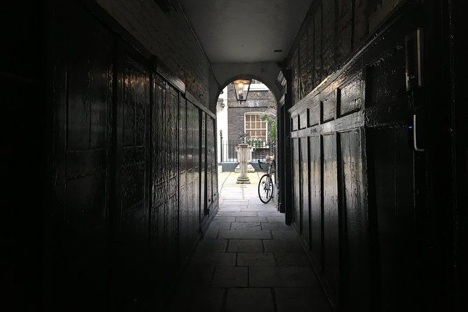 private-guided-and-chauffeured-tour-of-london