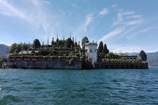 private-guided-boat-tour-of-lake-maggiores-borromeo-islands
