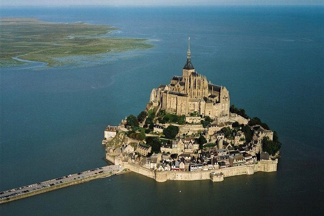 private-guided-day-tour-of-mont-st-michel-from-paris