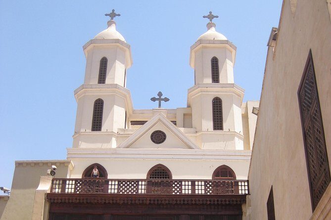 Private Guided Day Tour to Giza Pyramids Egyptian Museum and Hanging Church in Cairo - Key Points