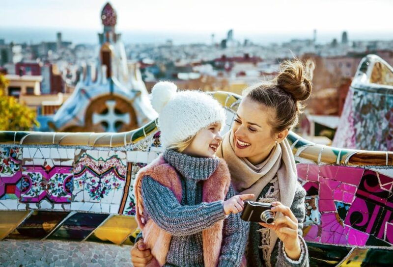 private-guided-family-walking-tour-in-barcelona