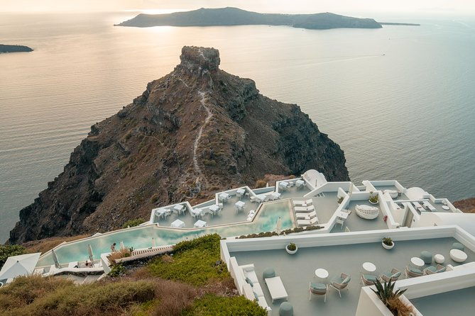 private-guided-full-day-tour-of-santorini-2