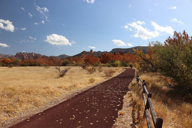 private-guided-hike-in-sedona-with-access-to-oak-creek