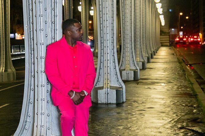 private-guided-photoshoot-at-the-eiffel-tower-in-paris