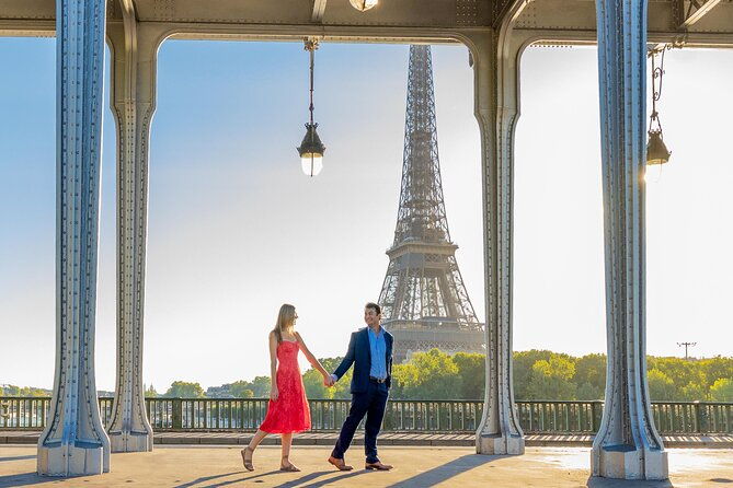 private-guided-professional-photoshoot-by-the-eiffel-tower