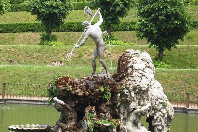 private-guided-tour-boboli-gardens-of-the-royal-palace-and-hidden-messages
