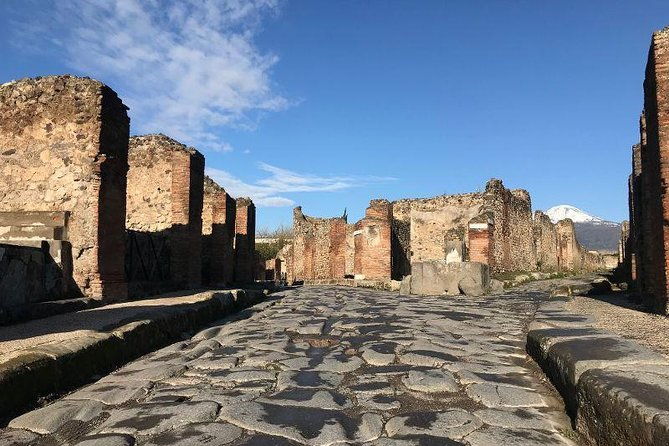private-guided-tour-experience-the-everyday-life-of-the-eternal-town-of-pompeii
