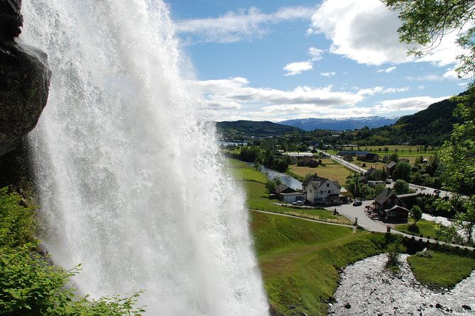 private-guided-tour-folgefonna-glacier-bondhus-valley-from-bergen-10-hours